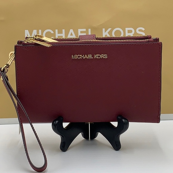MICHAEL KORS LARGE DOUBLE ZIP WRISTLET WALLET DARK CHERRY COLOR - Picture 2 of 16